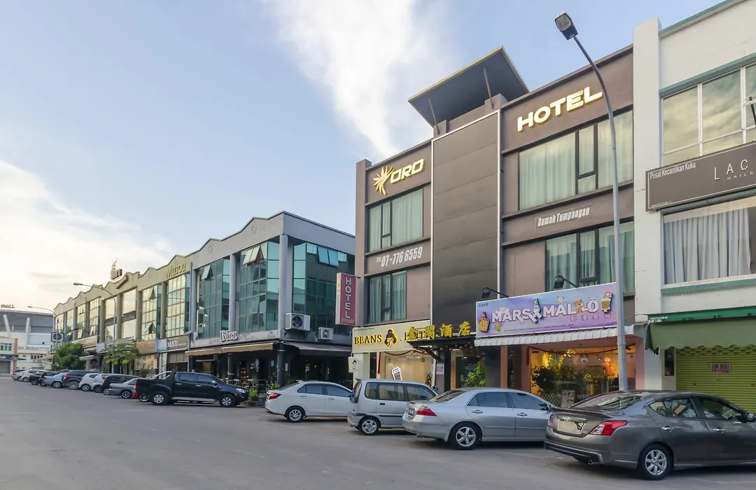 Super Oyo 1214 Oro Hotel-1