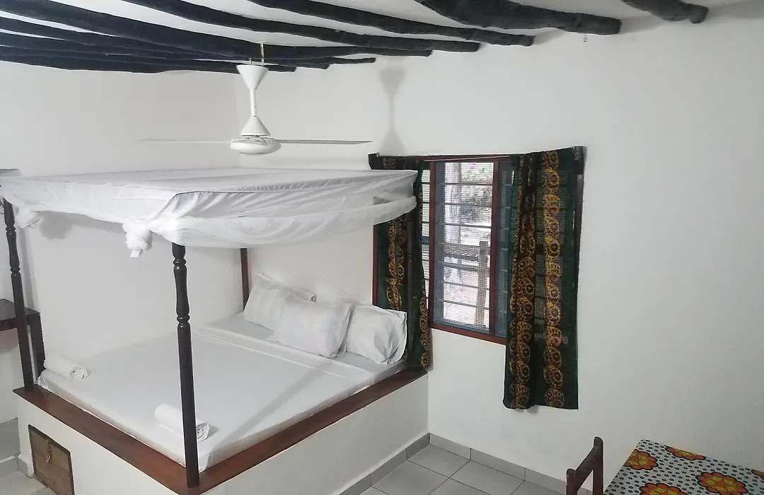 Baraka Aquarium Bungalows-1