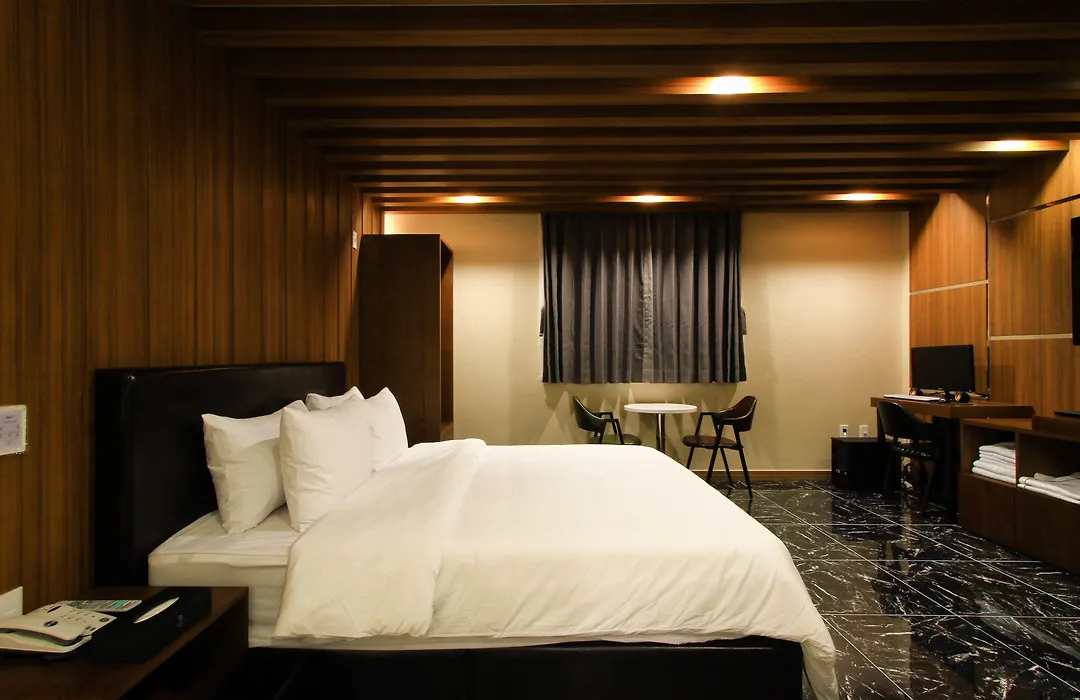 The King Hotel-1