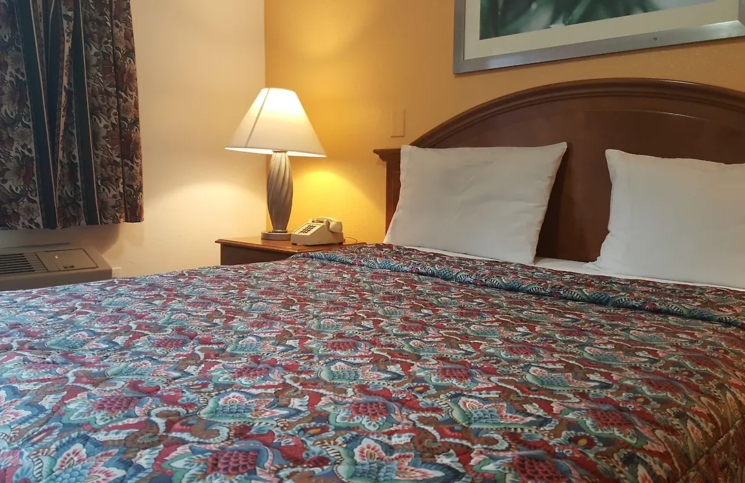 Flamingo Inn Long Beach-1