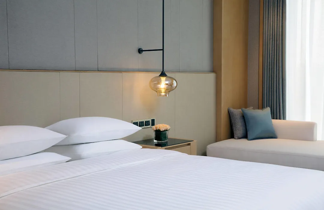 Courtyard By Marriott Zhengzhou Airport-1