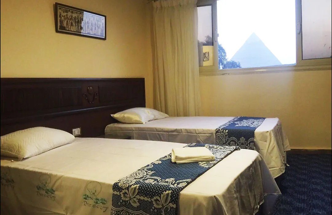 3 Pyramids View Inn-1