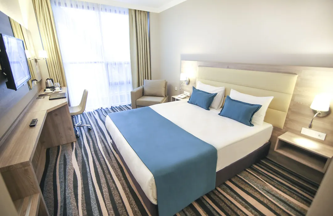 Hotel Excellence Inn-1