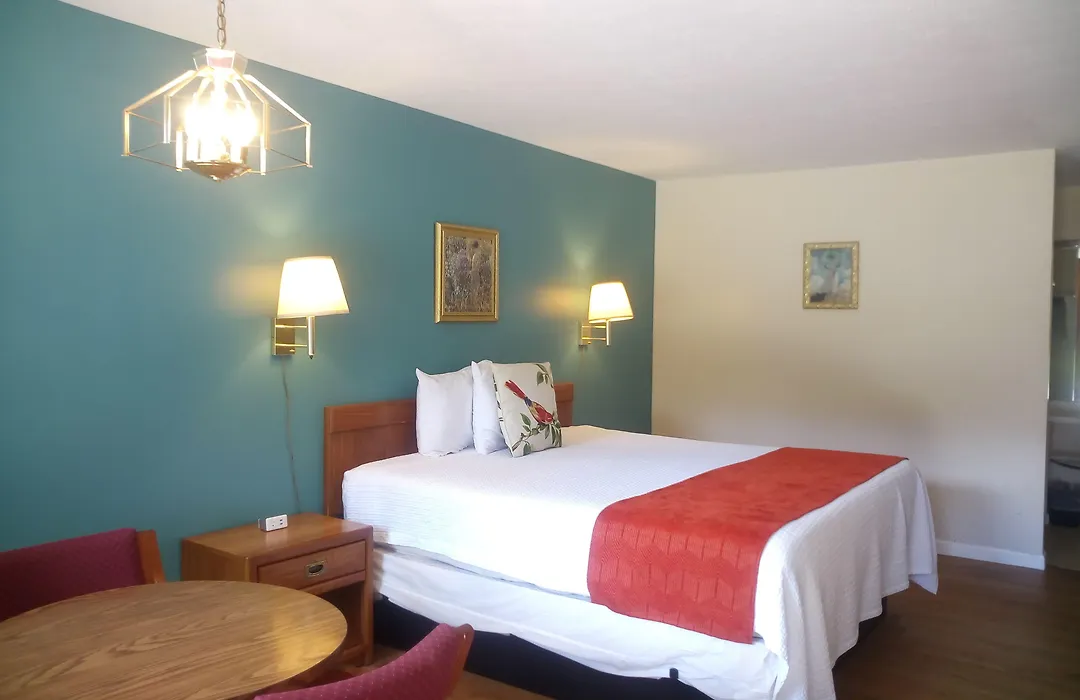 Meadowlark Motel With Restaurant & Bar-1