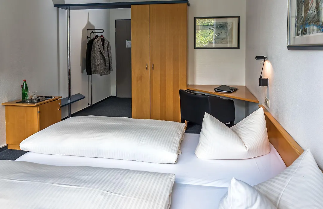 Median Hotel Garni-1