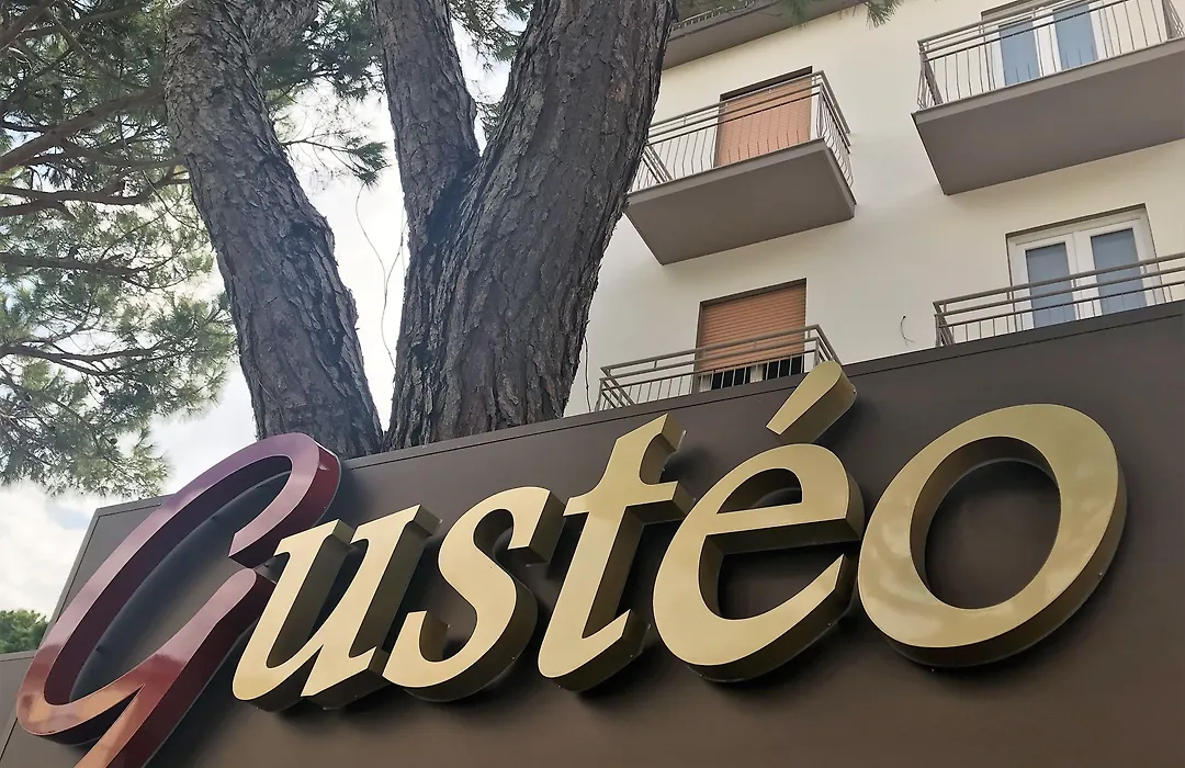 Hotel Cristina-1