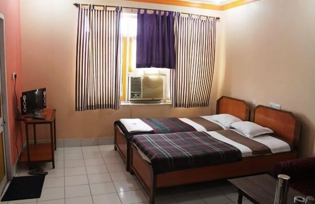 Ajatsatru Hotel-1