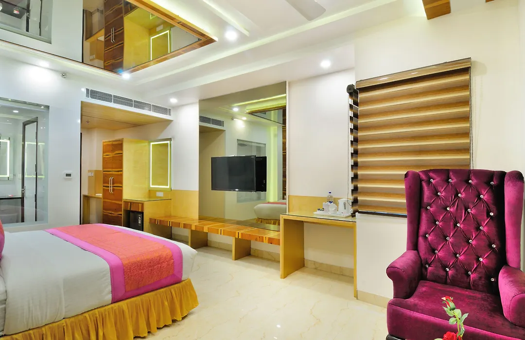 The Gold Regency - 02 Mins From New Delhi Railway Station-1