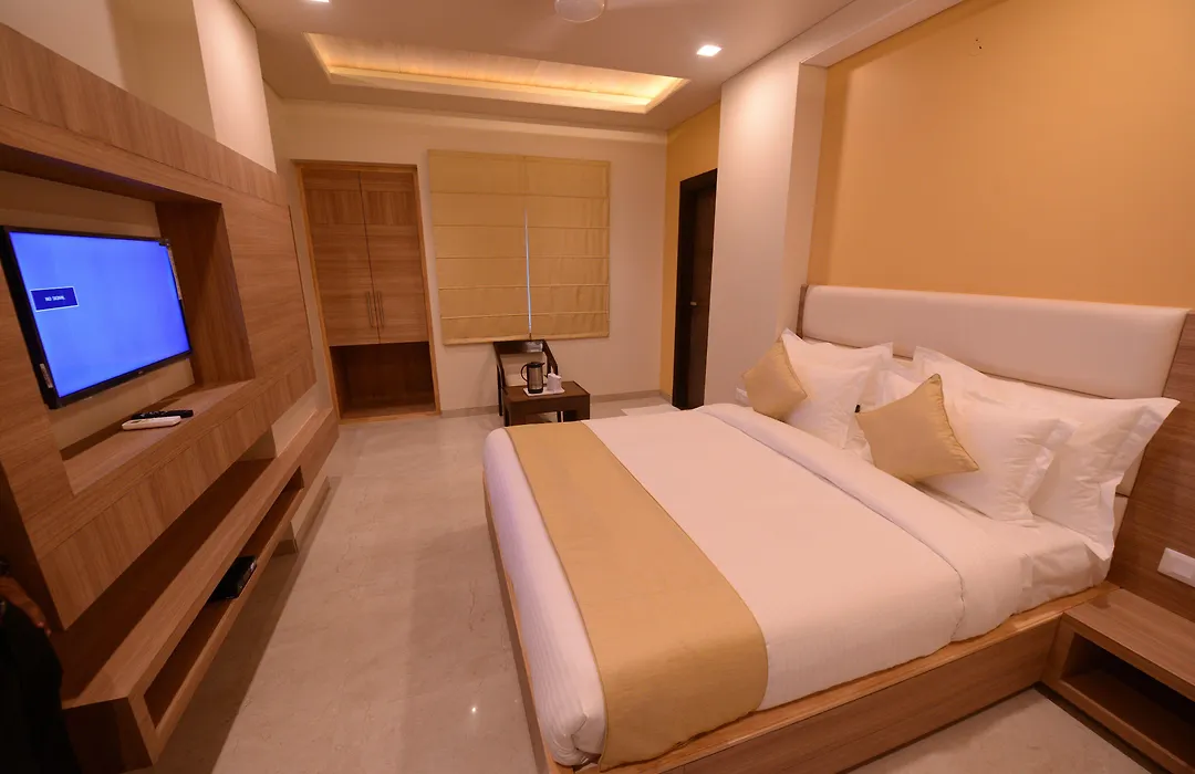 Hotel Silver Pride-1