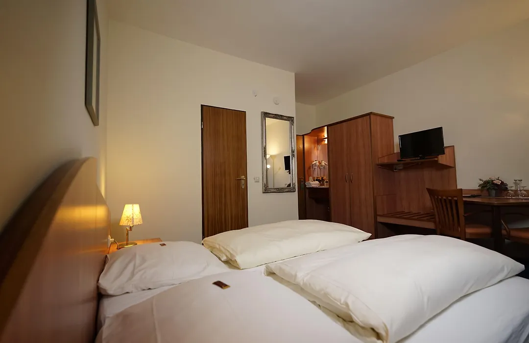 Rabes Hotel Kiel-1