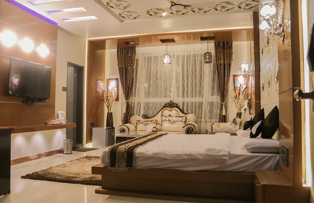Hotel Rajahamsa-1