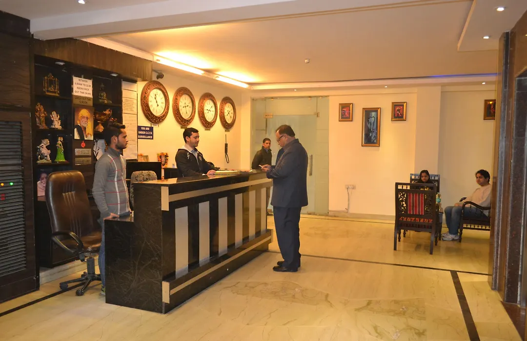 Hotel Apple Villa - New Delhi-1