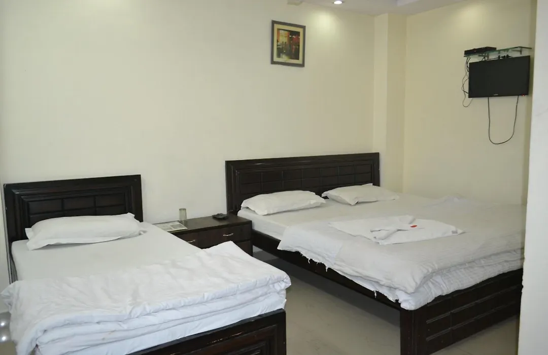 Hotel Apple Villa - New Delhi-1