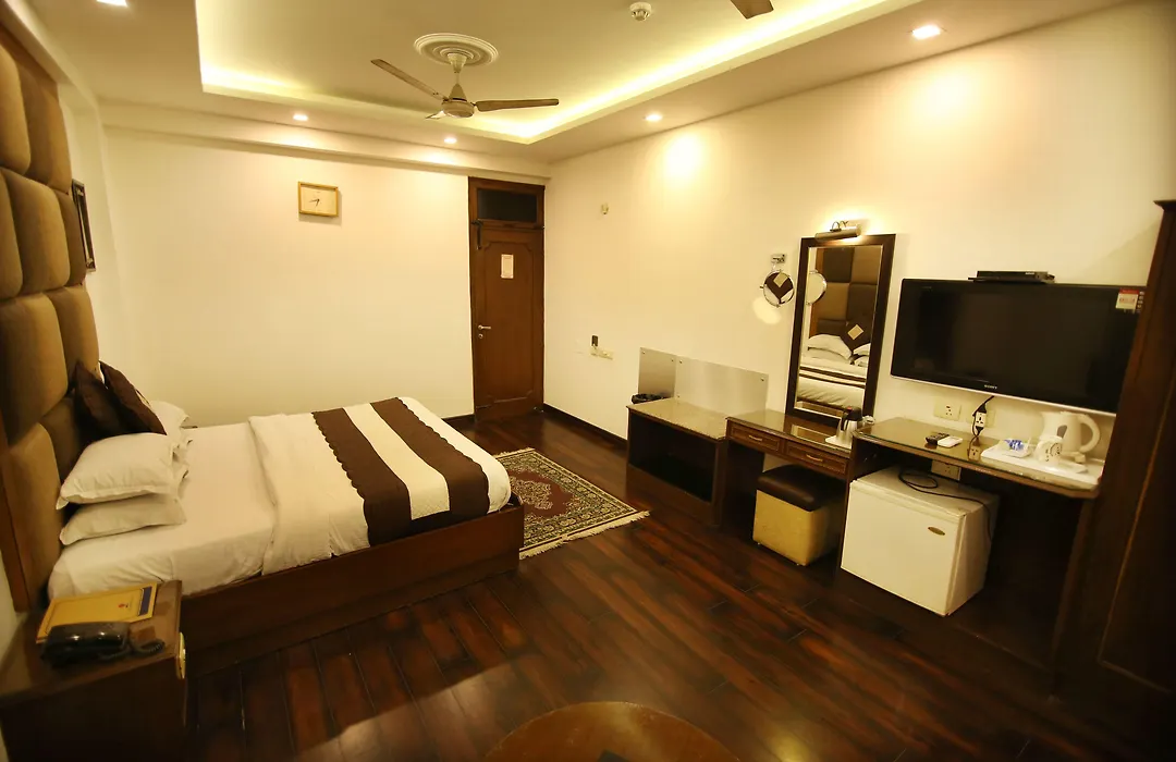 Hotel Parkway Deluxe-1