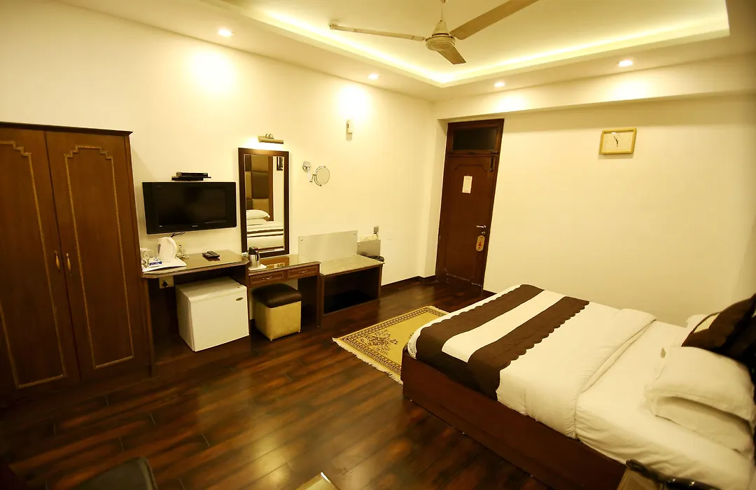 Hotel Parkway Deluxe-1
