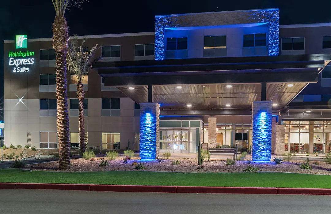 Holiday Inn Express & Suites Lake Havasu - London Bridge By Ihg-1