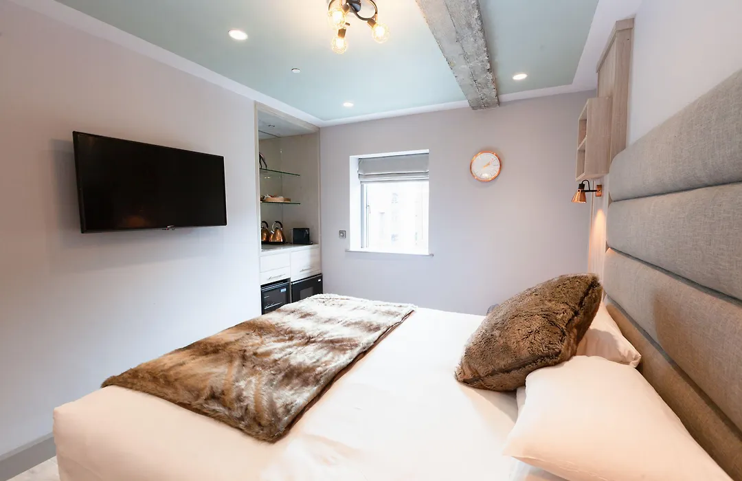 Clarendon Suites-1