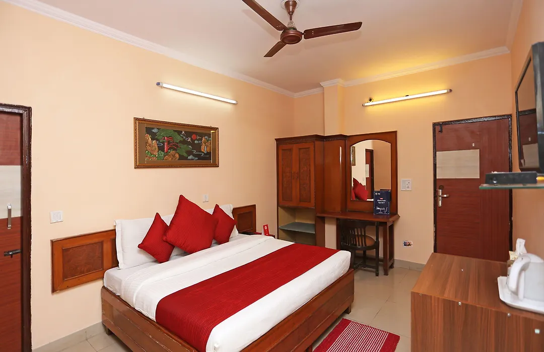 Oyo 9301 Hotel Redbury-1