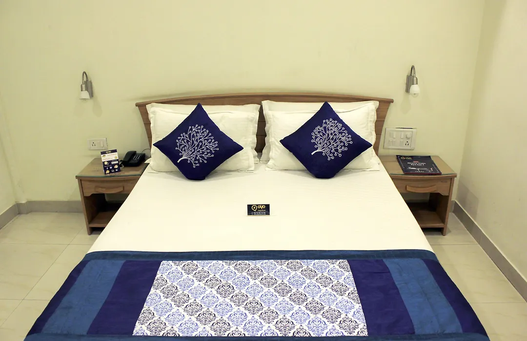 Oyo 9899 Hotel Palm Tree-1