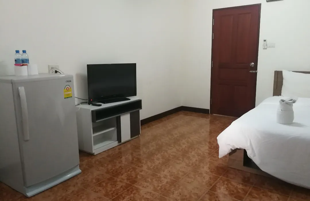 Soi 5 Apartment-1