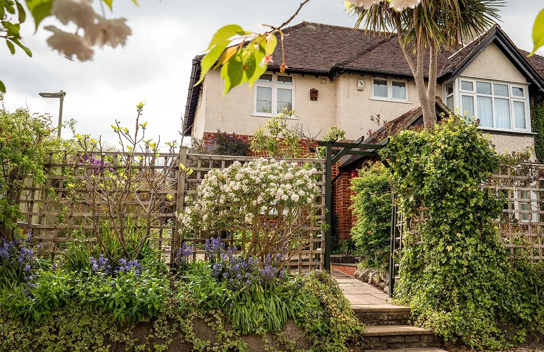 Avalon House B&B-1