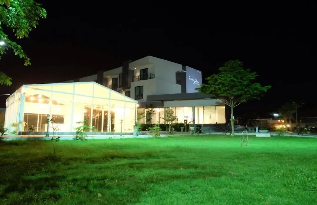Hotel Chuan Chom The High Resort Saraburi-1
