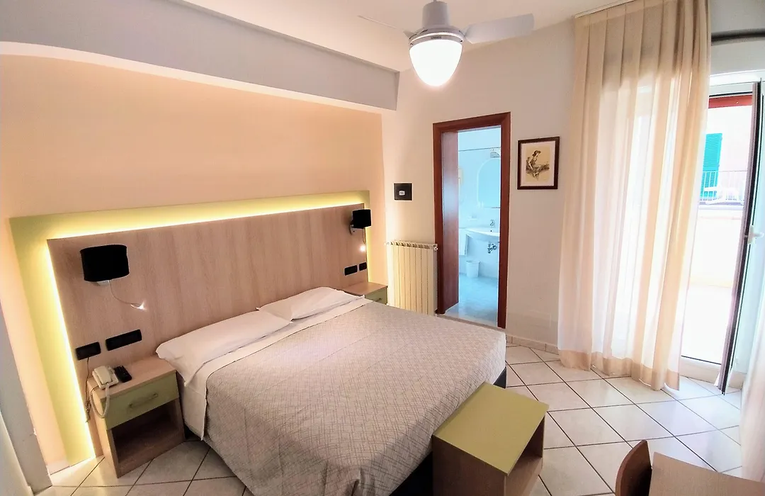 Hotel Monica-1