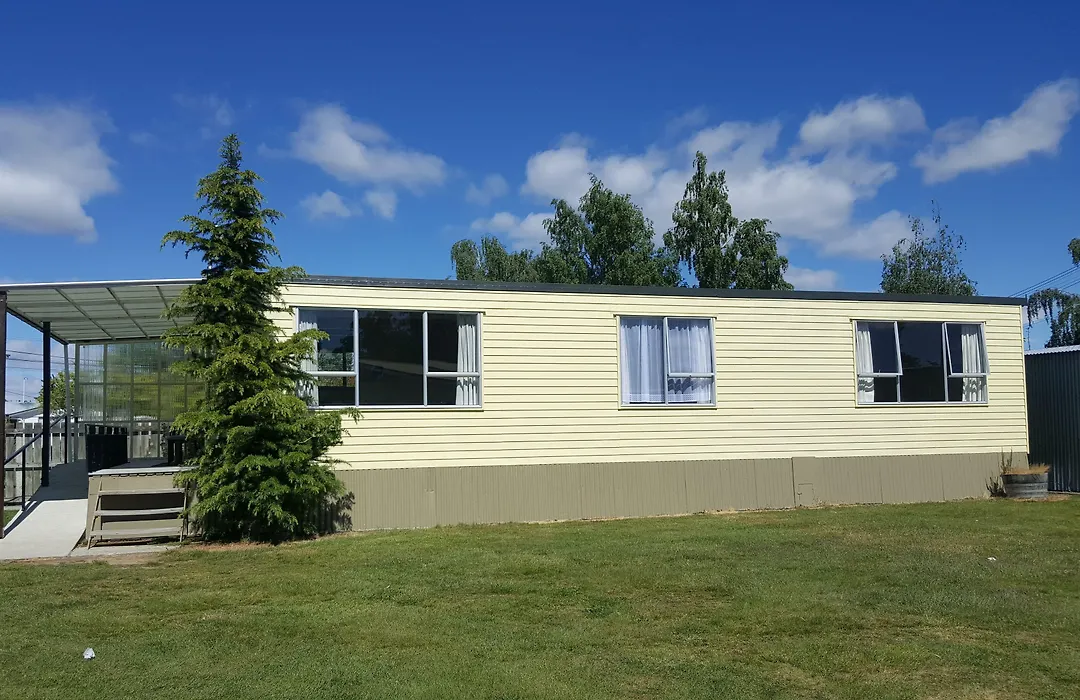 High Country Lodge, Motels & Backpackers-1