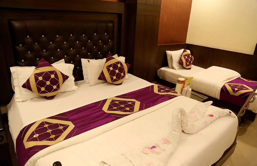 Hotel Shivam International-1