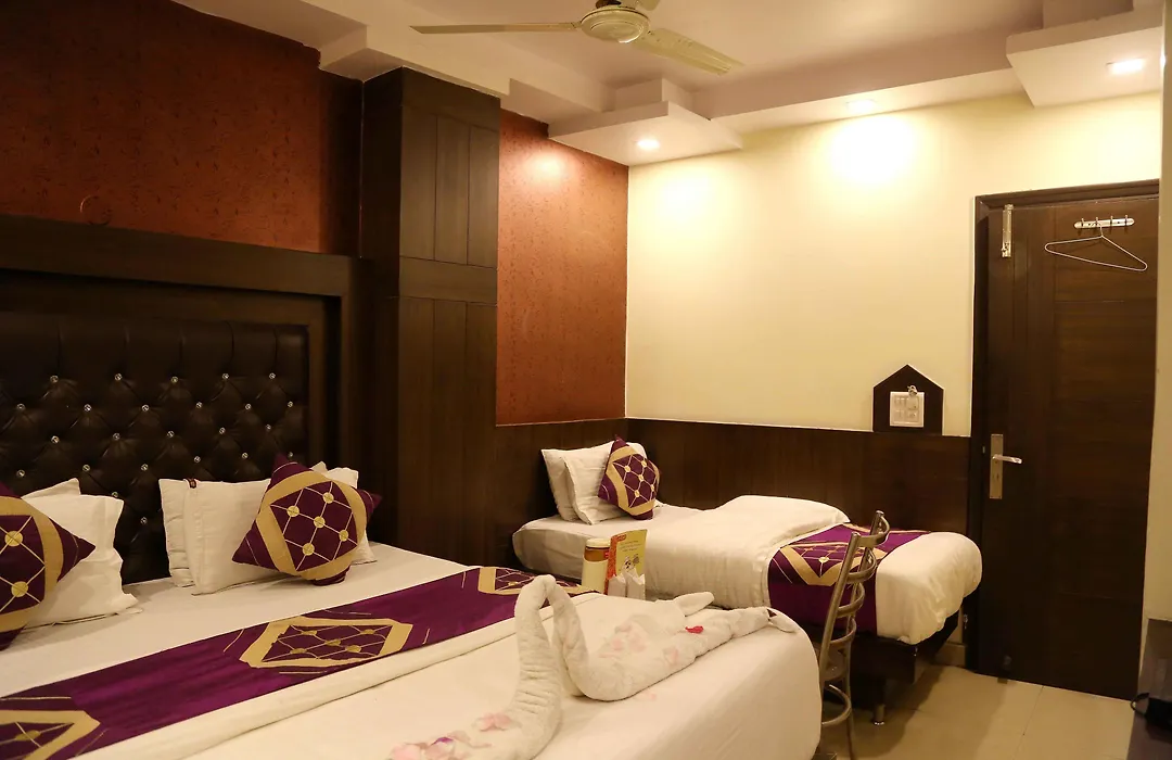 Hotel Shivam International-1