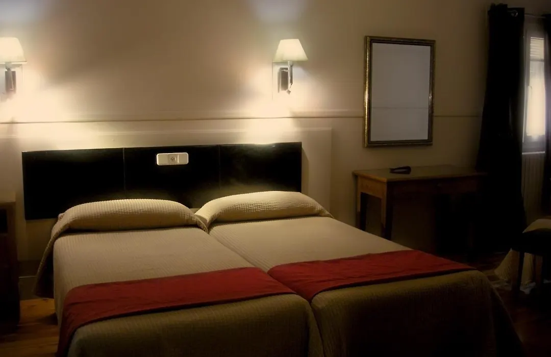 Hostal Canovas-1