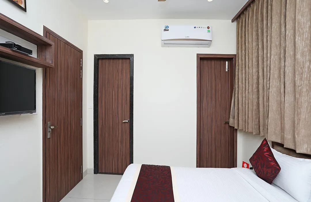 Oyo 10326 Hotel Royal Inn-1