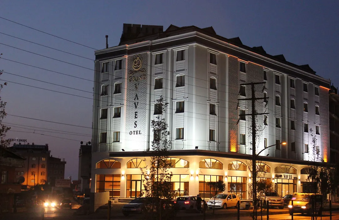 Grand Vaves Hotel-1