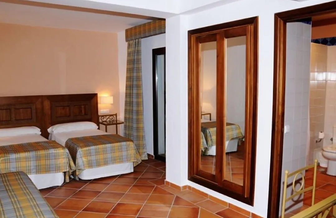 Hostal Doña Lola Marina-1
