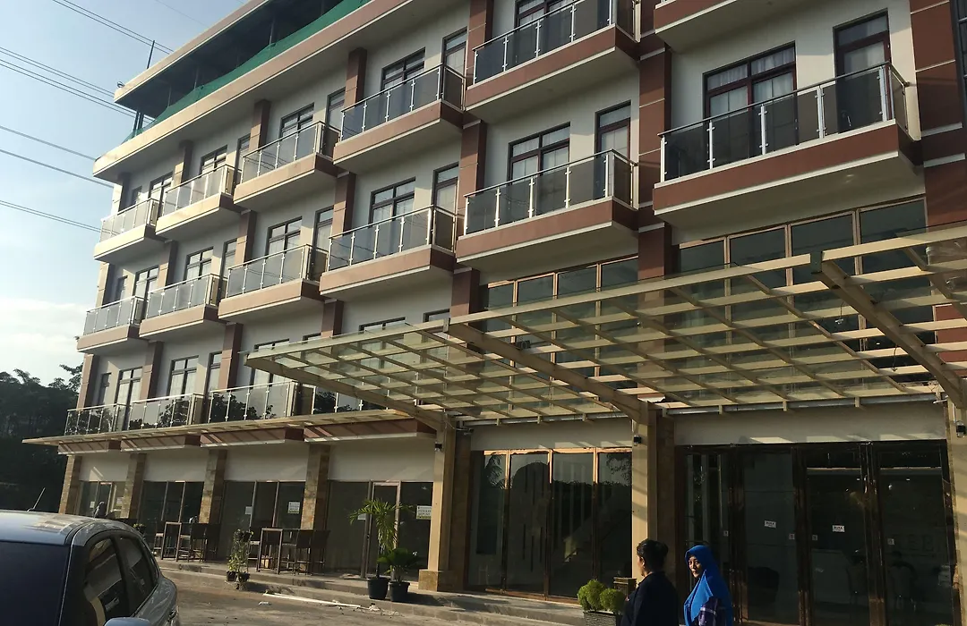 Green Rose Hotel-1