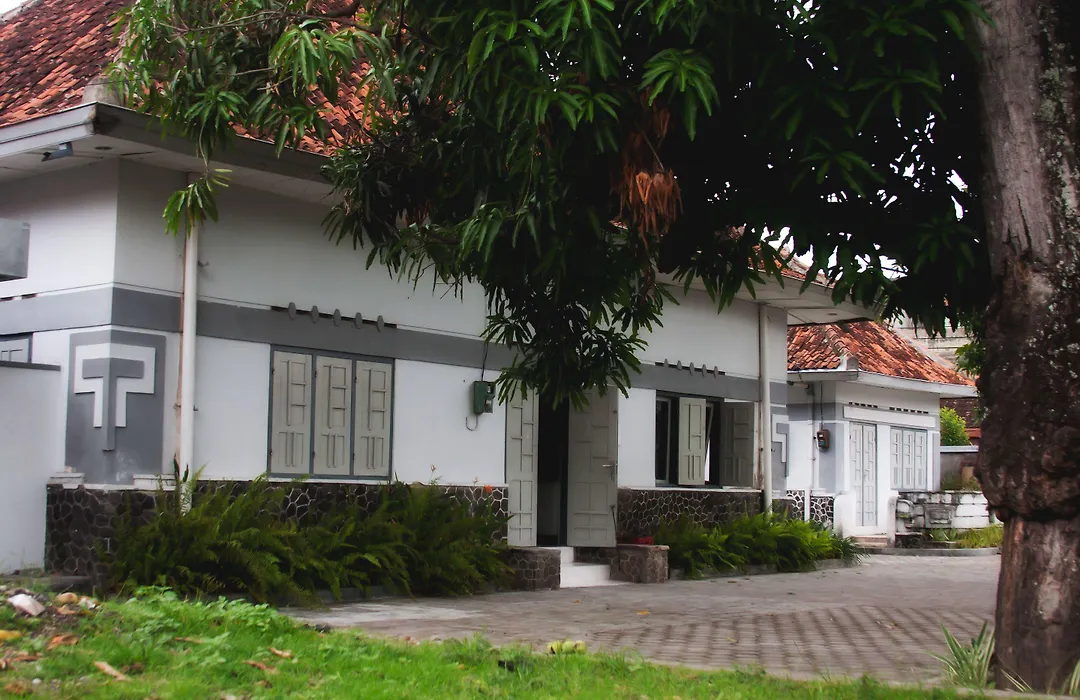 Ndalem Mantrigawen-1