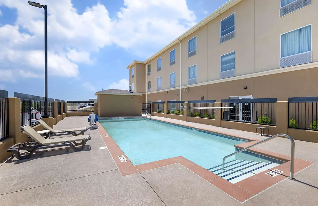 Quality Inn & Suites Carlsbad Caverns Area-1
