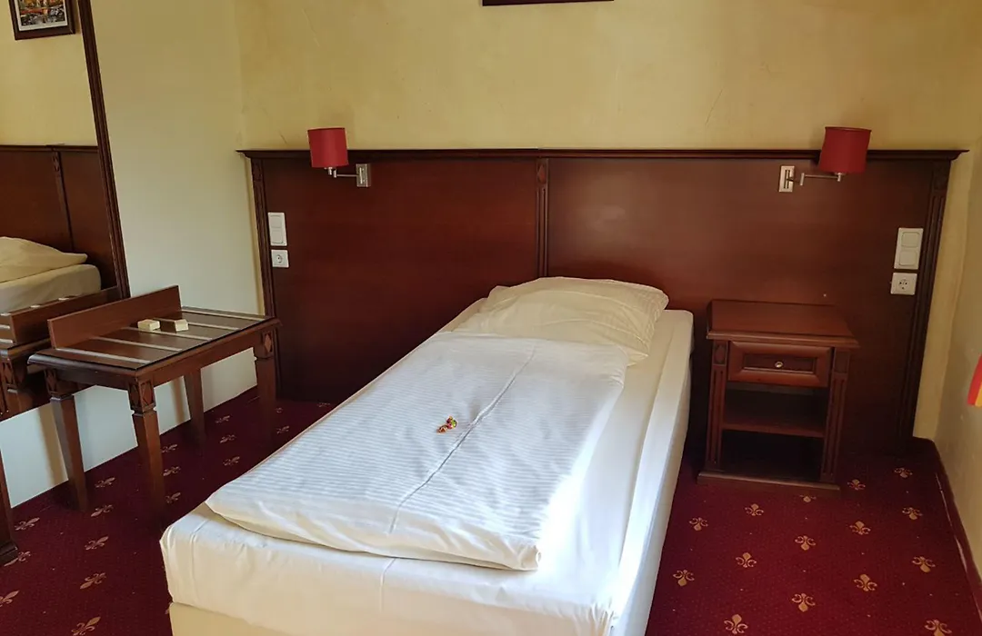 Hotel Medaillon-1