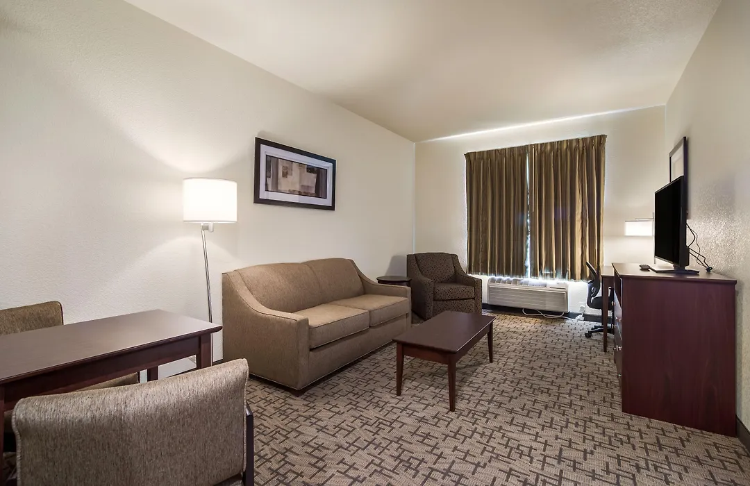 Cobblestone Hotel & Suites - Victor-1
