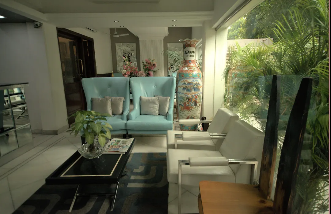 Hotel Palm Greens-1