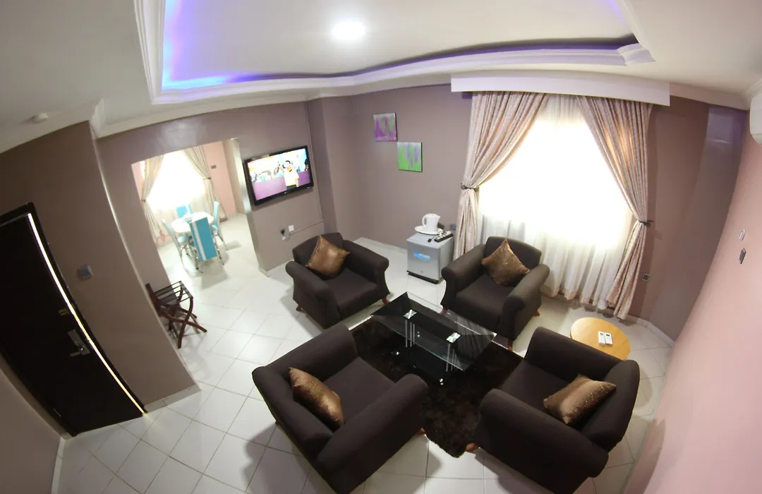 Celia'S Suites-1