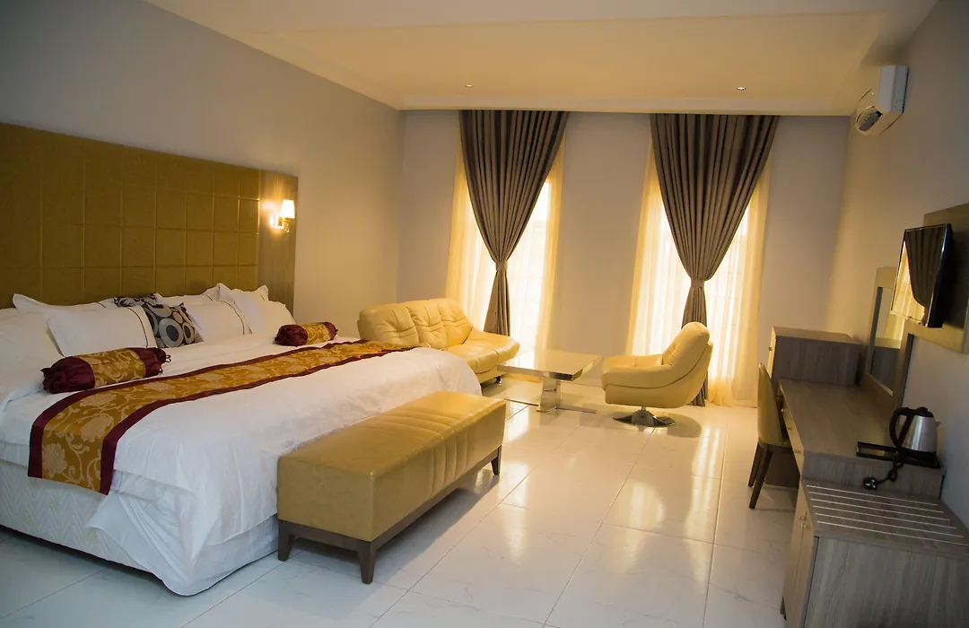 Maxbe Continental Hotel-1