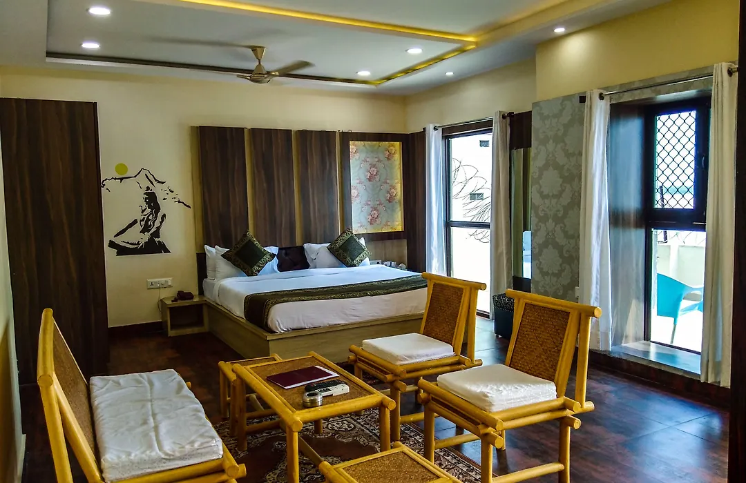 Dwivedi Hotels Sri Omkar Palace-1