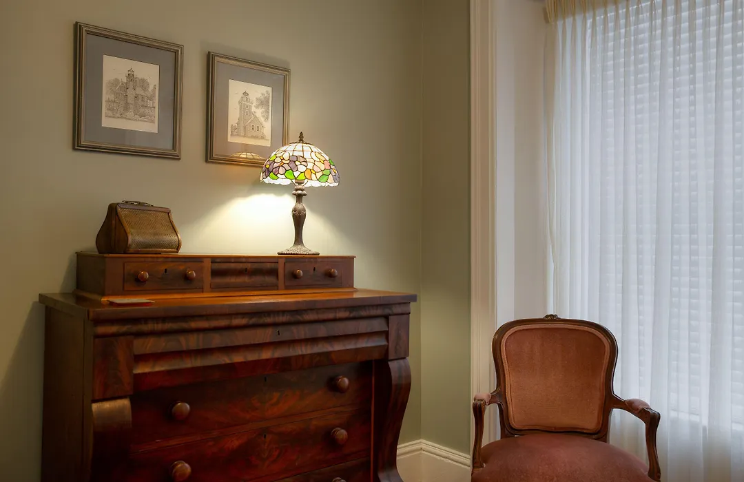 Sir Isaac Brock B&B Luxury Suites-1