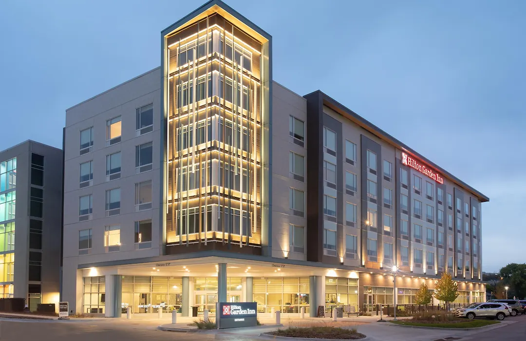 Hilton Garden Inn Omaha Aksarben Village-1