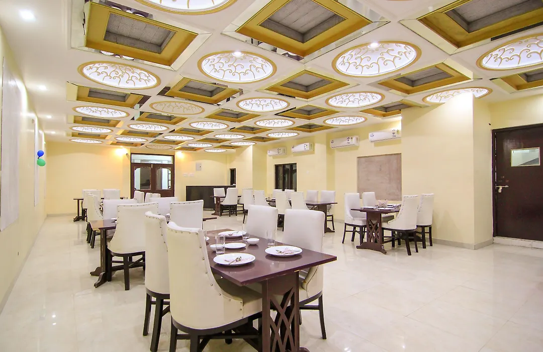 Oyo 11532 Hotel Sr Grand-1