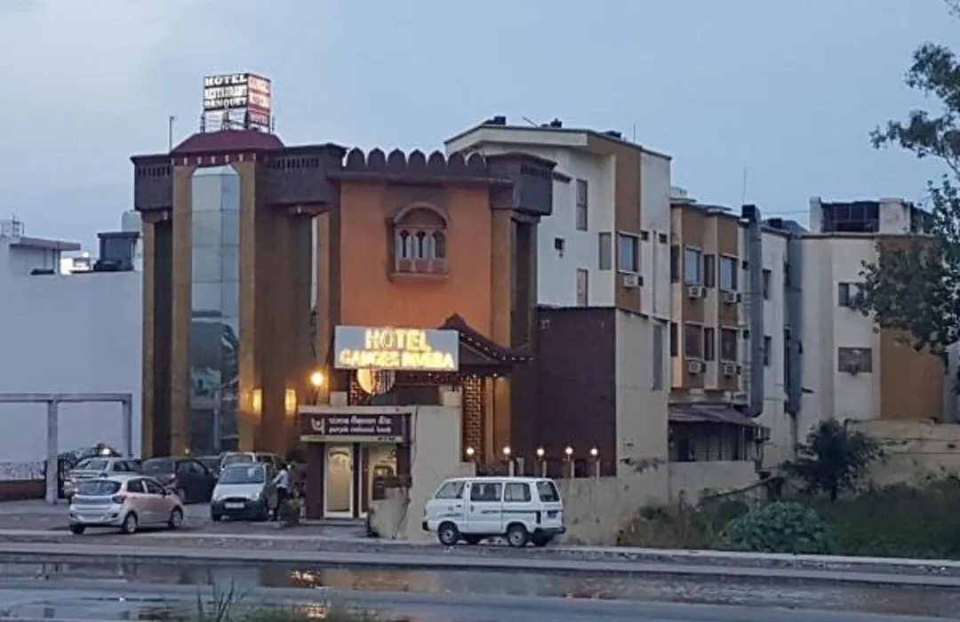 Hotel Ganges Rivera-1