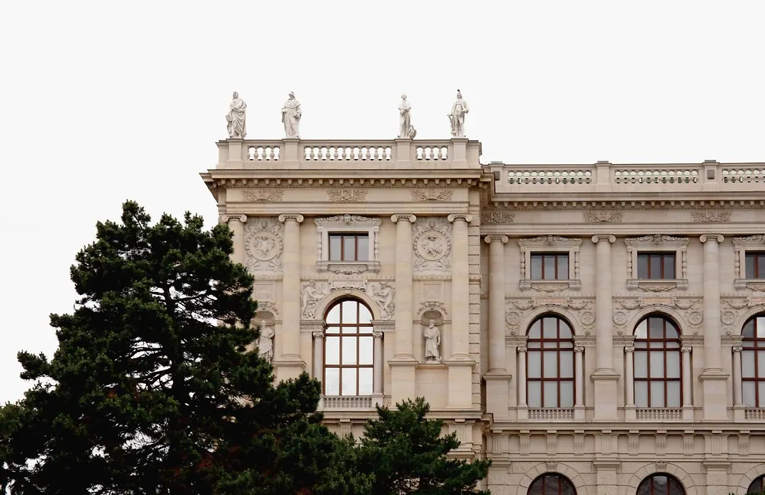 Miiro Palais Rudolf-1