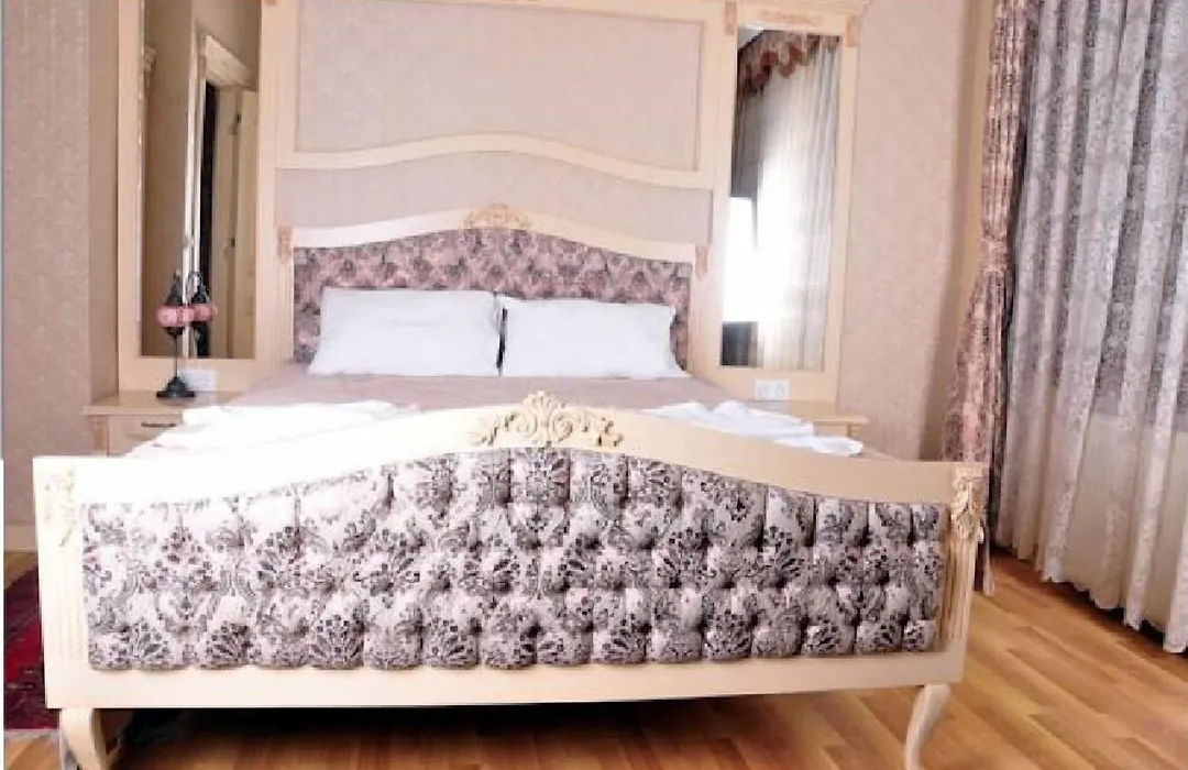 Optimist Hotel-1