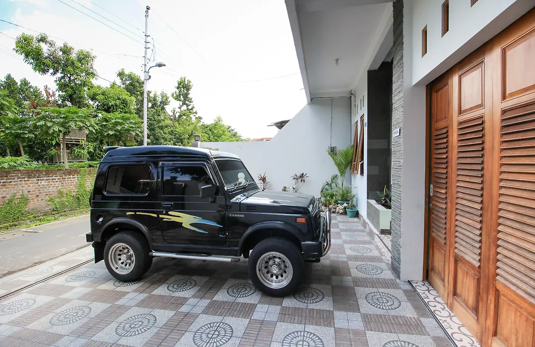 Reddoorz Plus Near Taman Sari-1